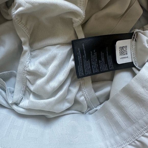 NWOT THE NORTH FACE WANDER SHORTS - Picture 4 of 5